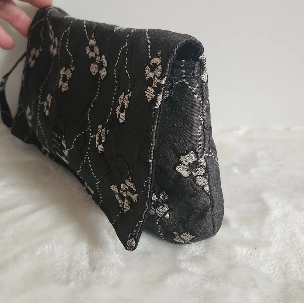 Lisa Lill Studio Gray Black White Floral Flower Wristlet Clutch Handbag